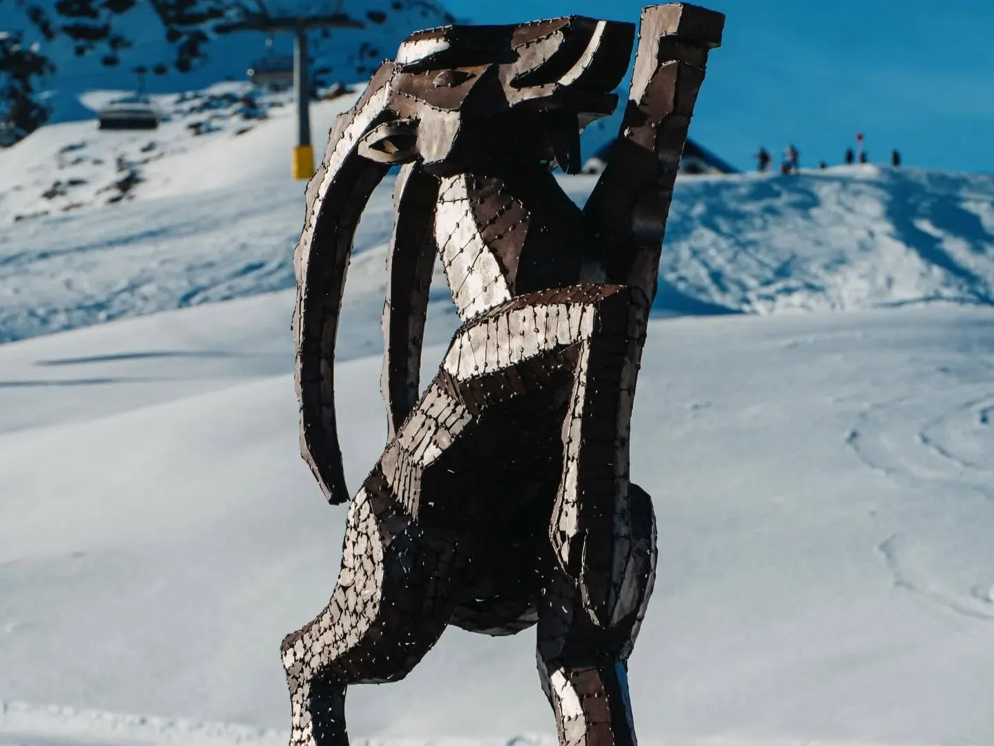 Alpina Sankt Mortiz in St-Moritz: terrace, atmosphere, view