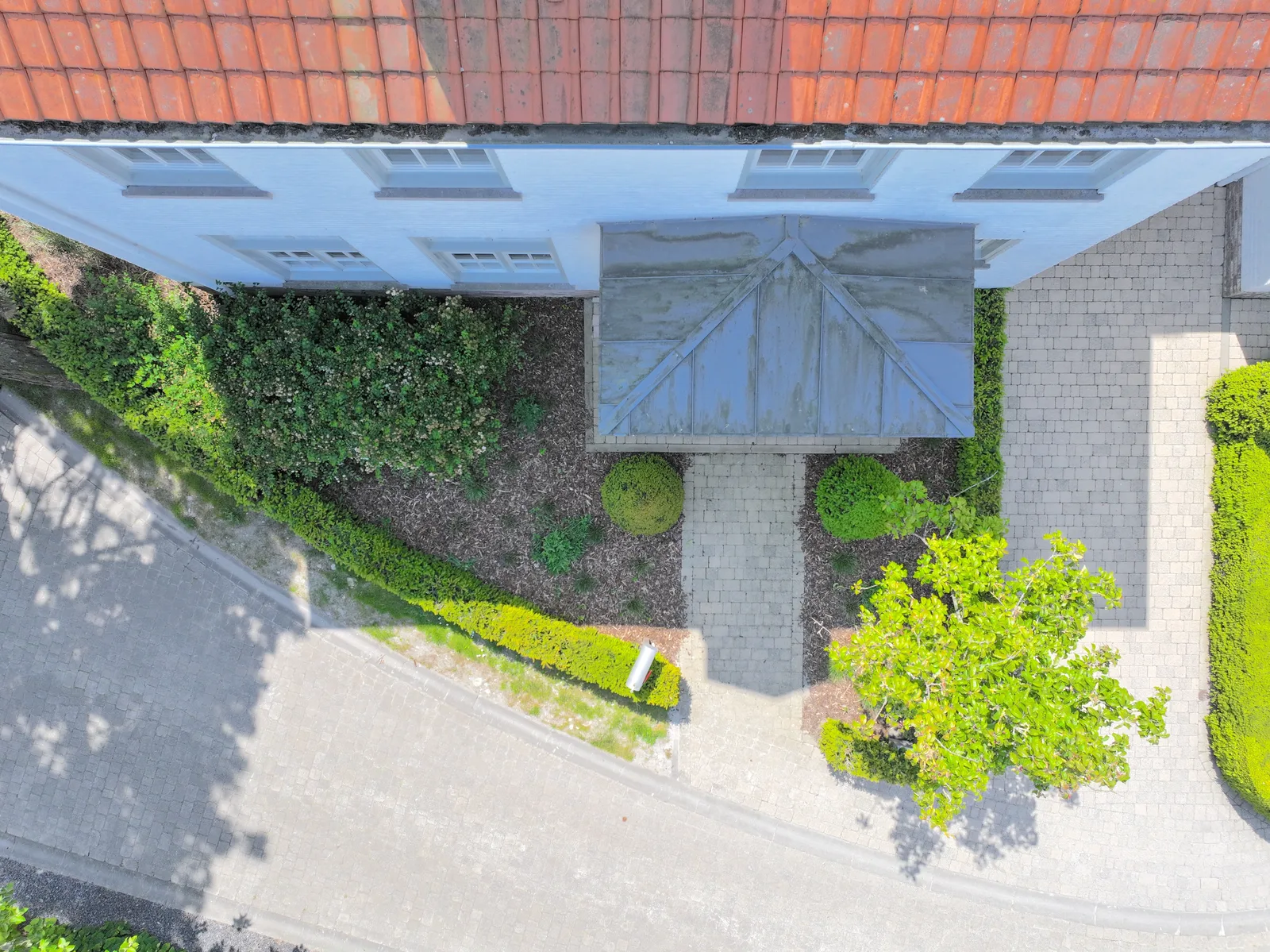 Garten der Ferienvilla in Knokke
