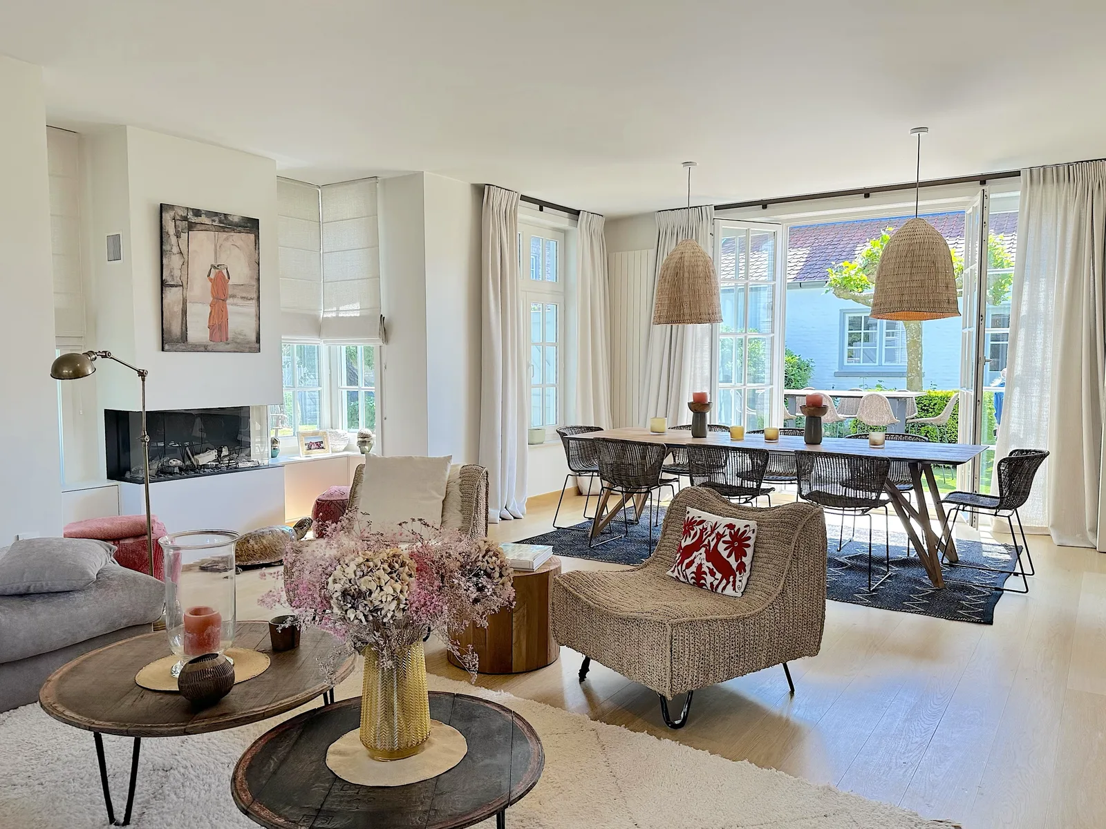Holiday villa in Knokke for eight guests, seen as a whole