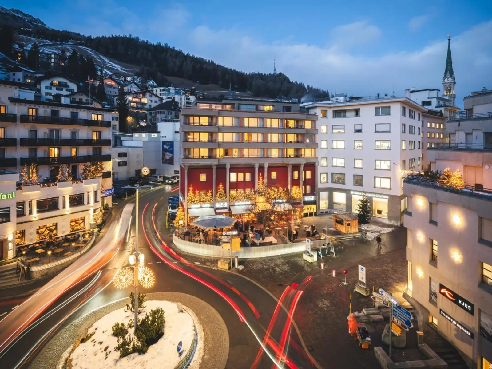 Hotel Hauser in St-Moritz: exterior, view, atmosphere, bar, terrace
