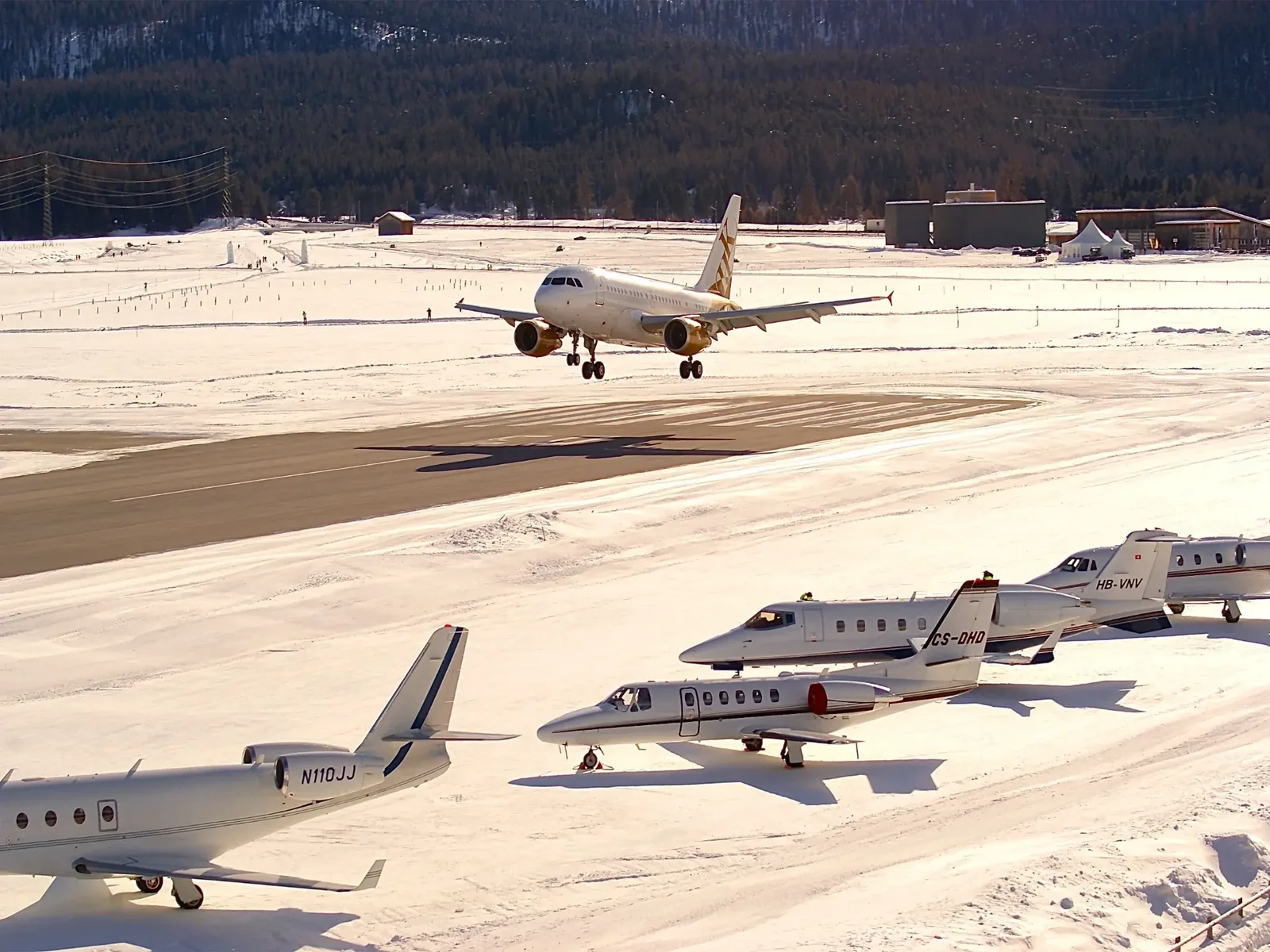 Engadin Airport St. Moritz - Samedan, view 4