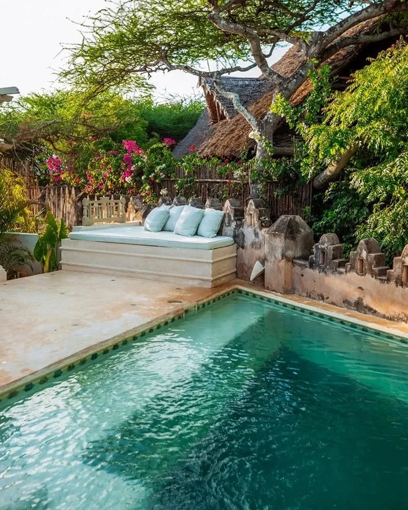 Buitenruimte van de villa in Lamu, op korte afstand van de zee en de eigen steiger