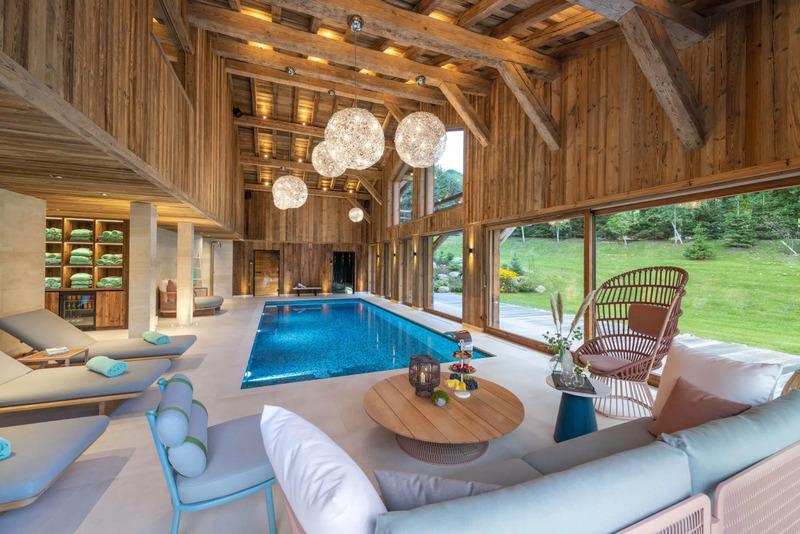 Luxury chalet in Megève for 18 guests, with spa and pool