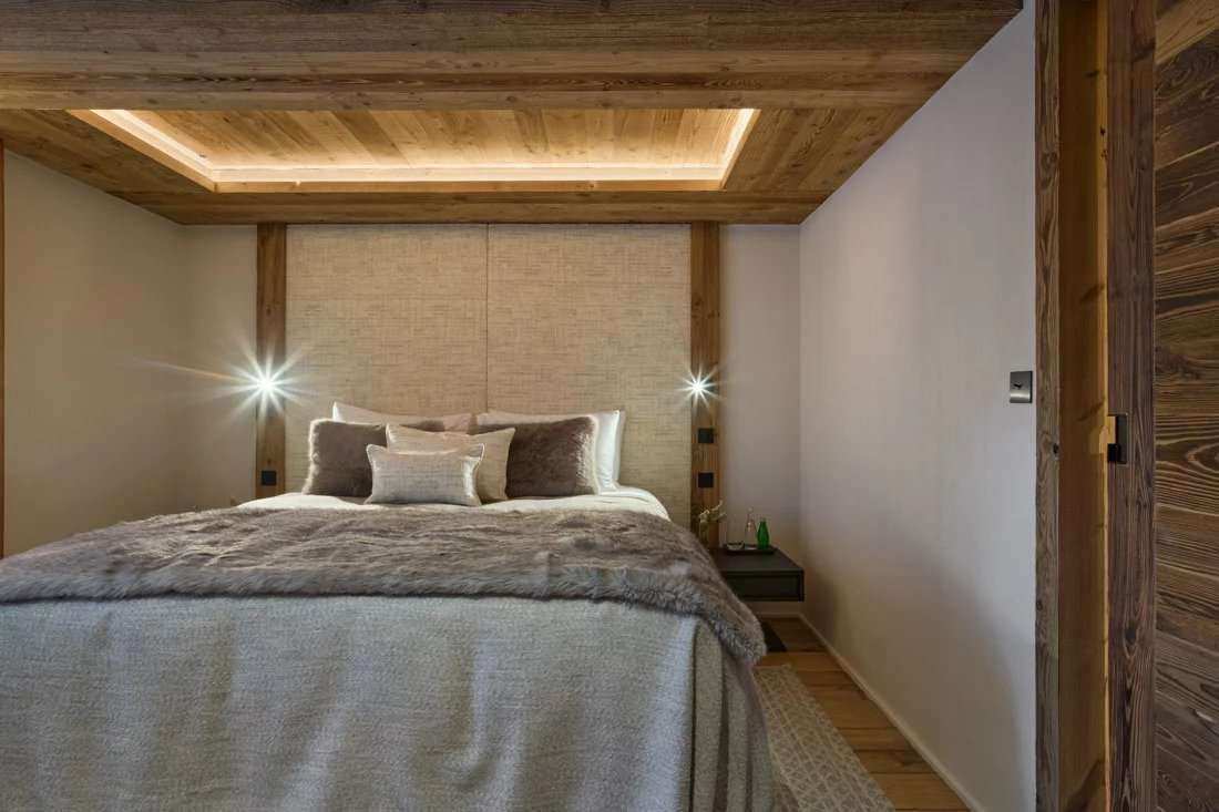 Camera da letto dello chalet con servizio di catering completo a Courchevel 1850