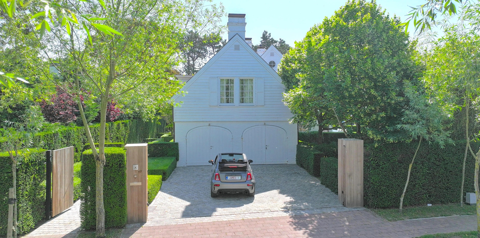 Villa in Knokke van 345 vierkante meter met vijf badkamers