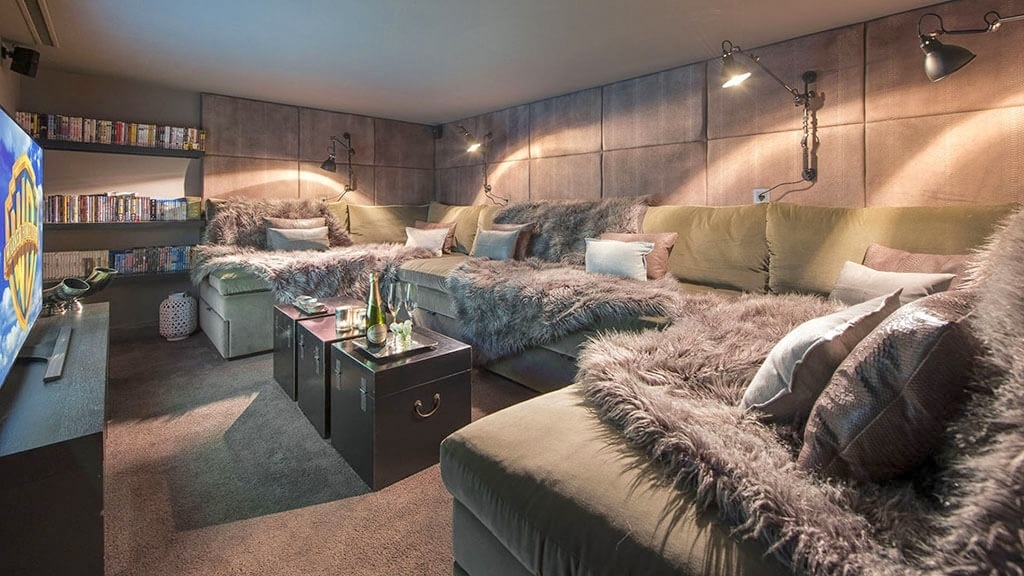Home cinema in the chalet in Verbier