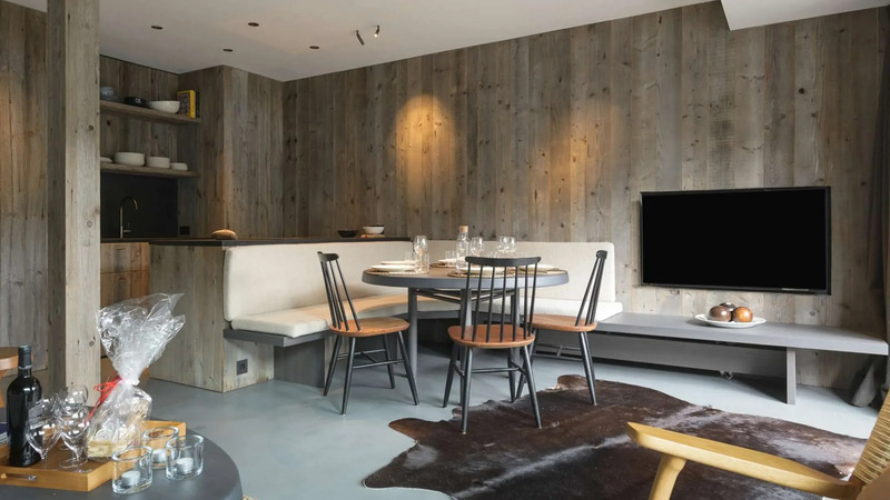Ski-in ski-out luxury apartment in Courchevel 1550