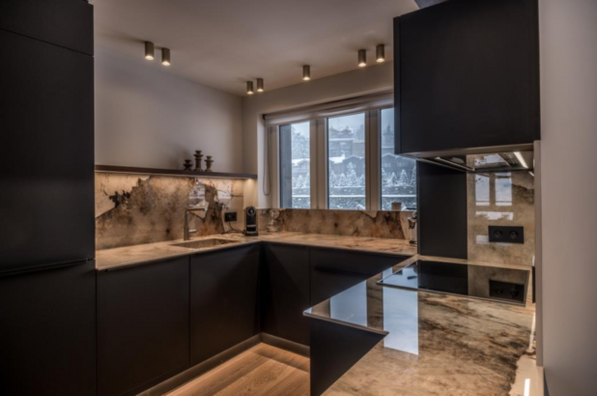 Apartamento vacacional con terraza en el centro de Courchevel 1850