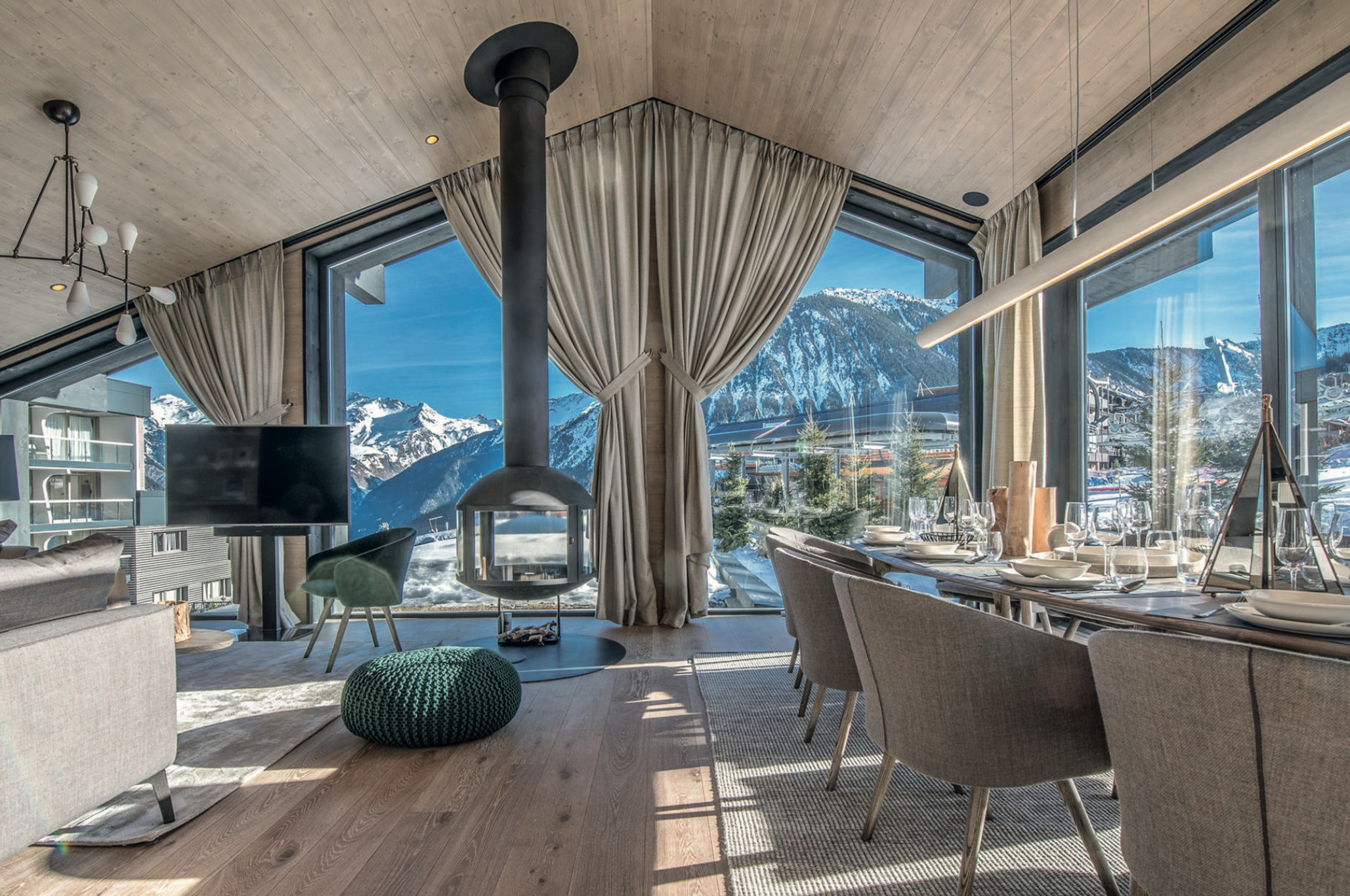 Chalet naast de lift met ski-in/ski-out direct naar de pistes nabij Courchevel 1550